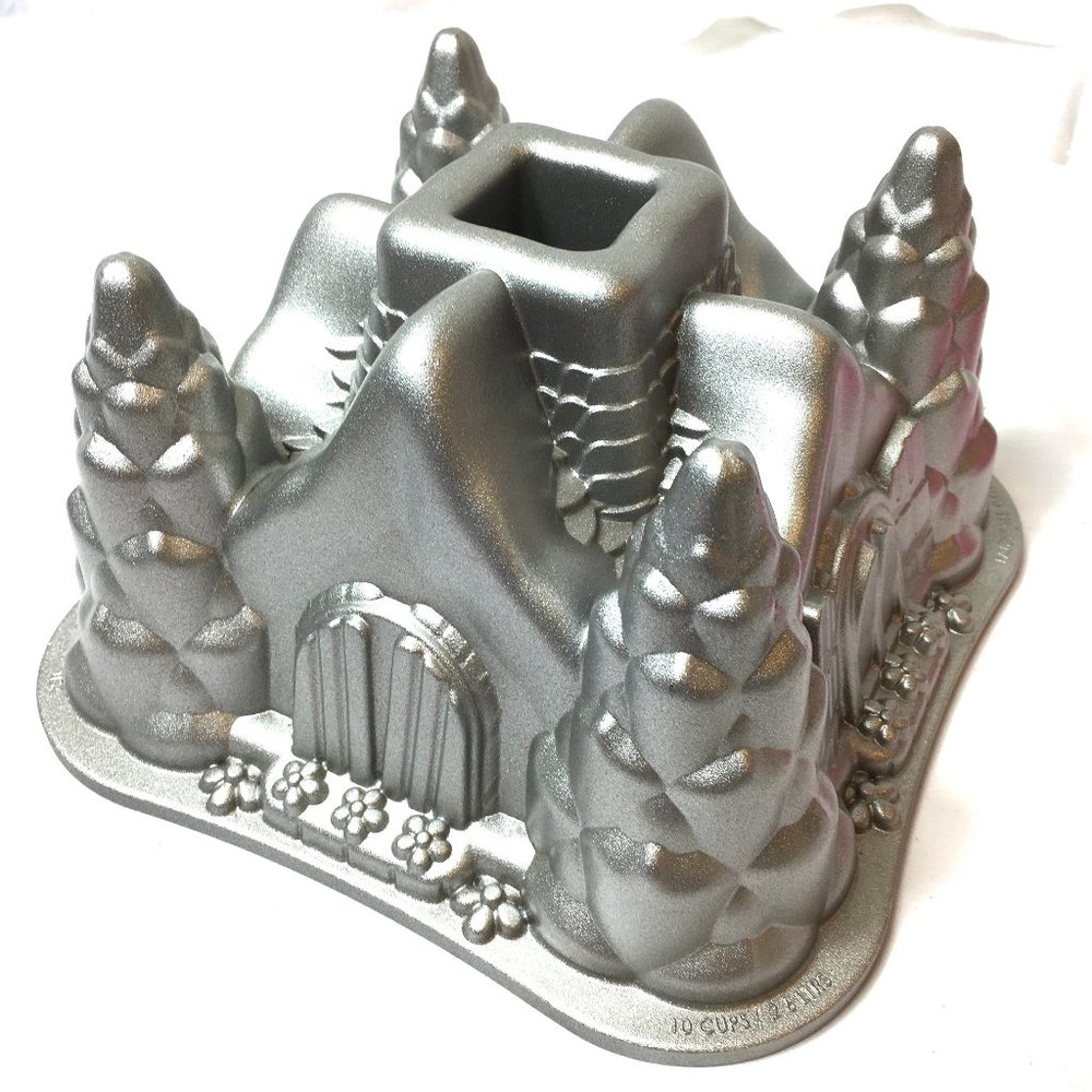 NORDIC WARE Fairytale Cottage Bundt Pan EUC